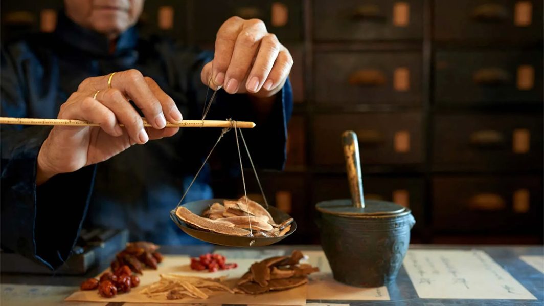 Treating chronic mutational hepatitis B with Chinese medicine Vitalliver (Vigconic suppositories)