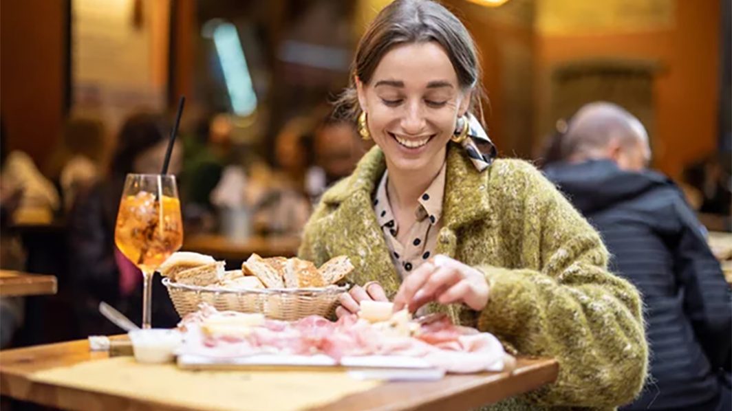 10 Ways to Curb Your Snacking Binges