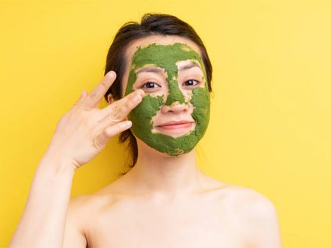 Rejuvenate Your Skin with a Simple Seaweed Facial Mask