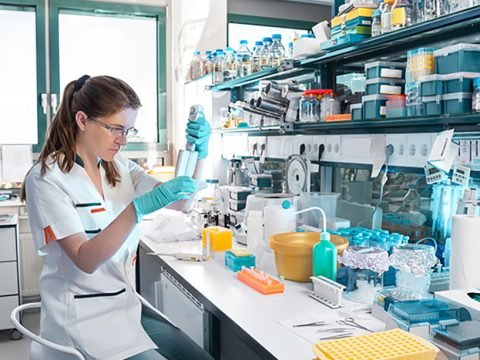 Canadian pharmacies helping Americans
