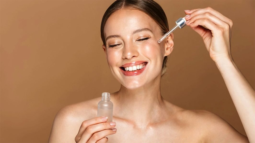 Facial Oils: The Ultimate Guide to Glowing Skin